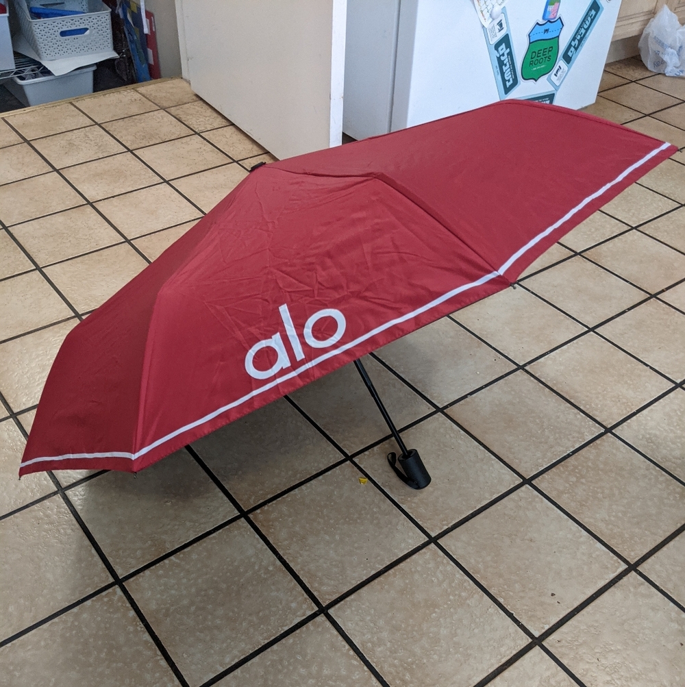 ALO Yoga Red Umbrella